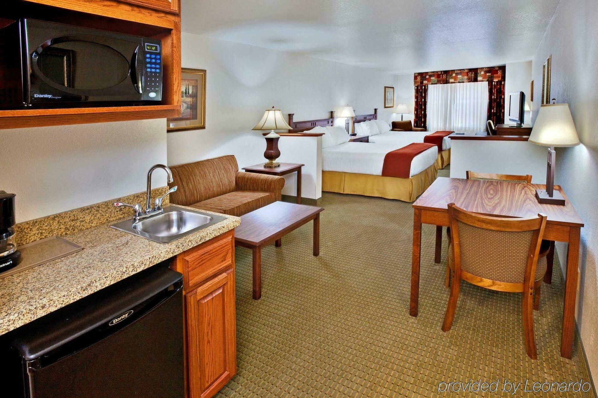 Holiday Inn Express & Suites Jacksonville By Ihg South Jacksonville Экстерьер фото