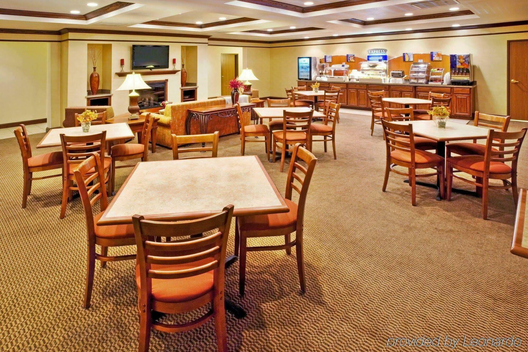 Holiday Inn Express & Suites Jacksonville By Ihg South Jacksonville Экстерьер фото